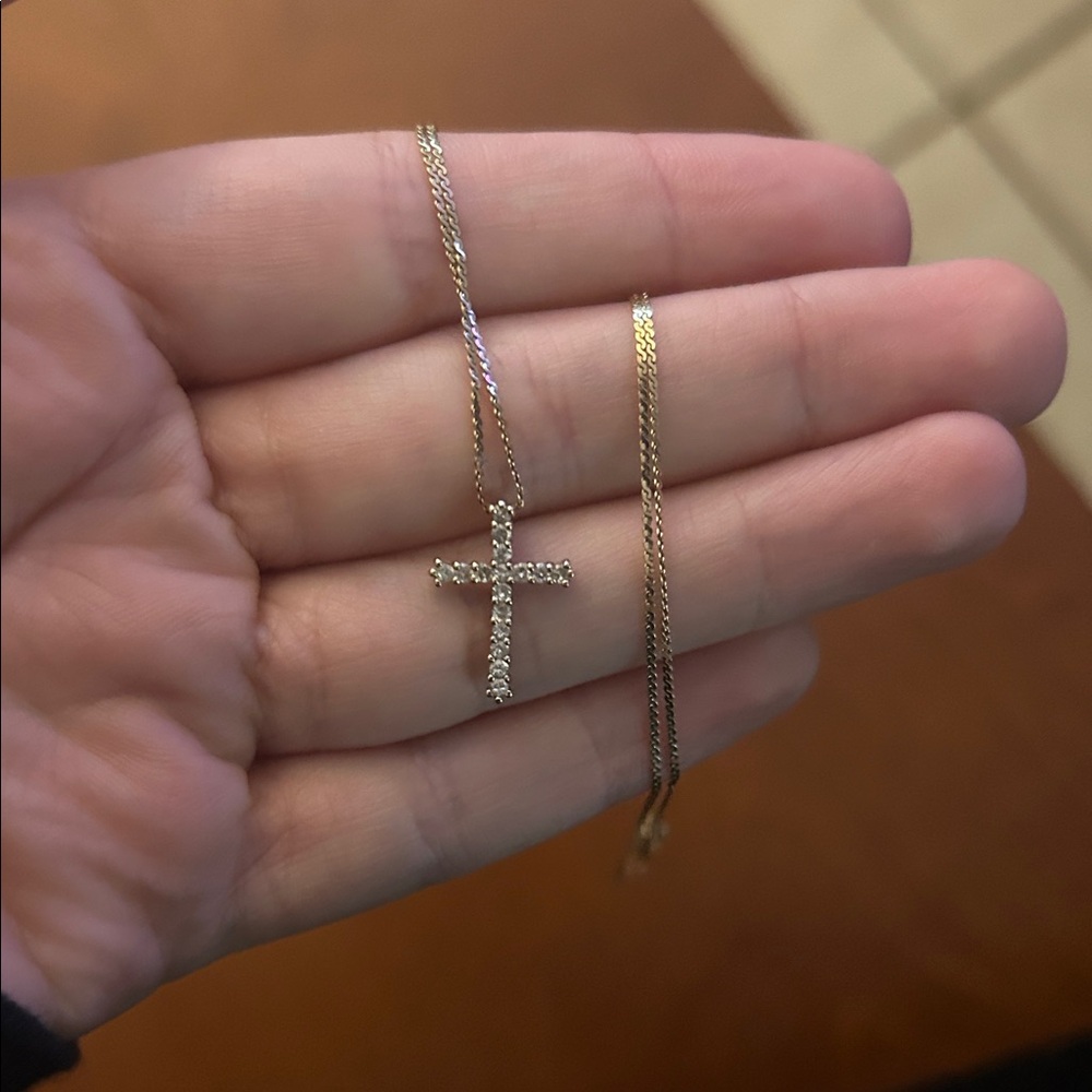 Elegant Gold Cross Pendant Necklace